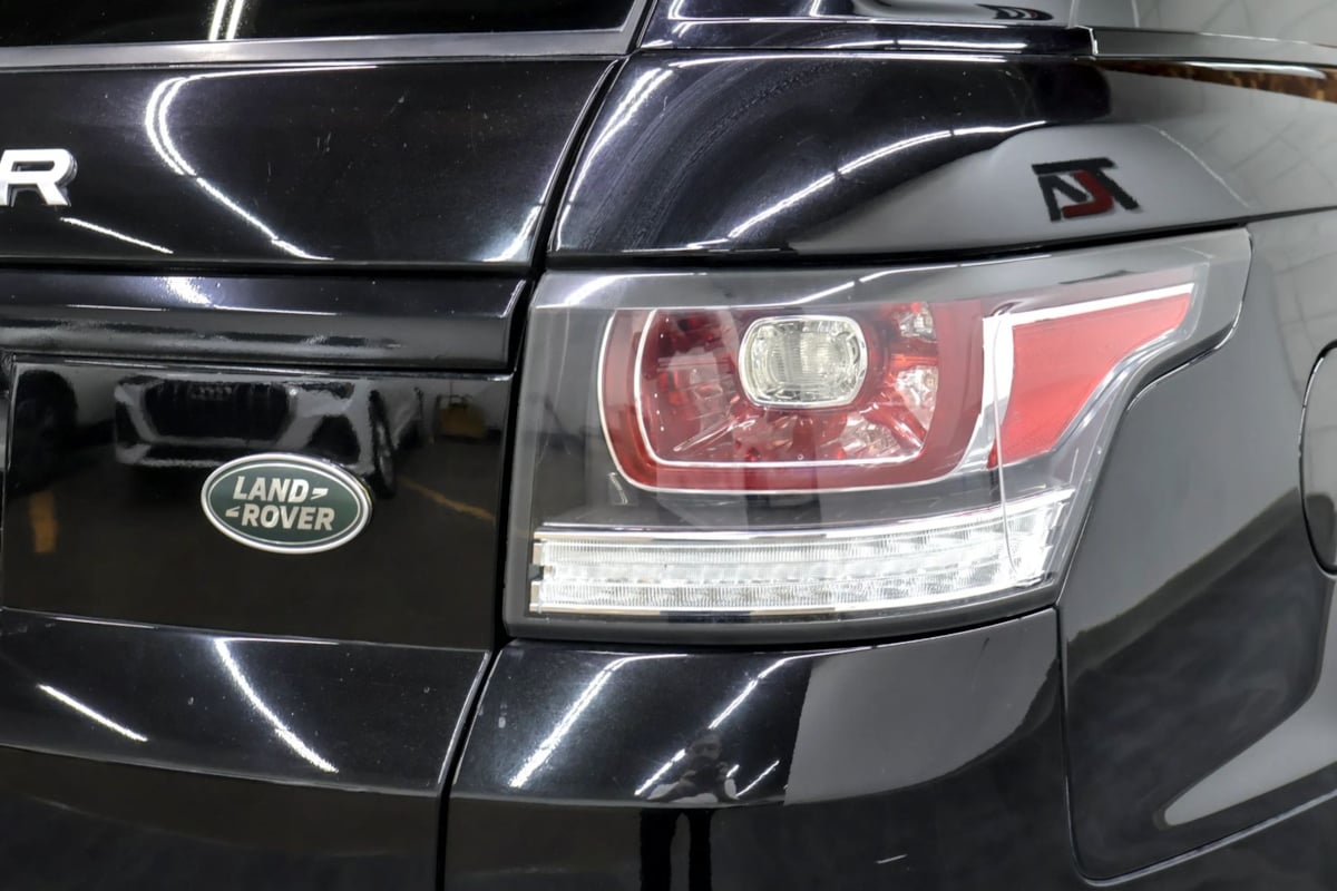 Photo 40 of this Land Rover Range Rover Sport