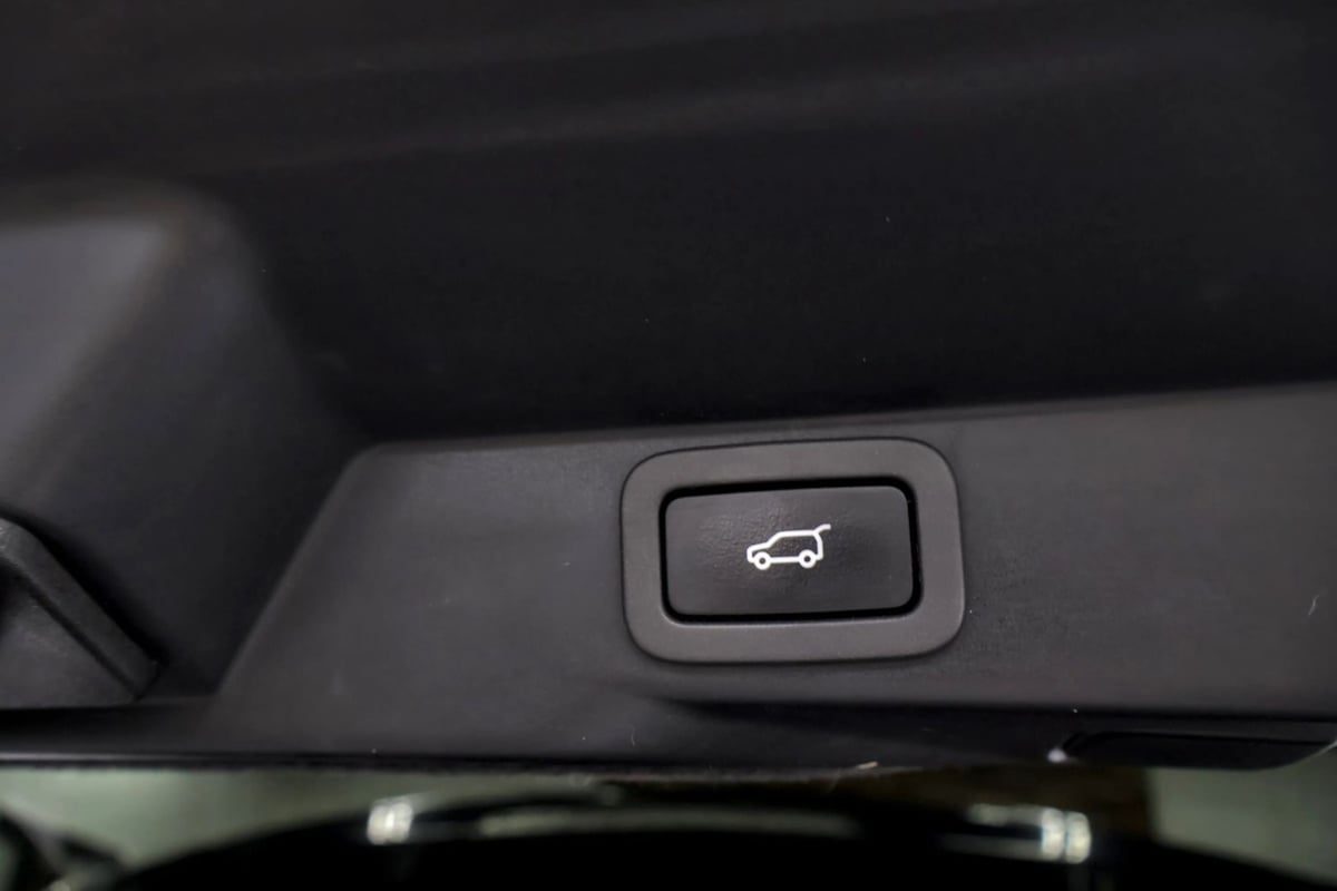 Photo 46 of this Land Rover Range Rover Sport