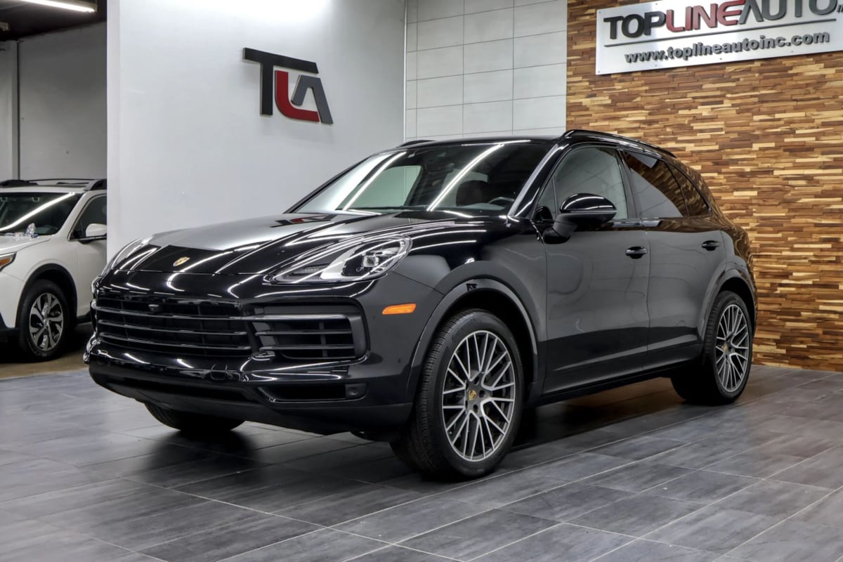 Photo 4 of this Porsche Cayenne
