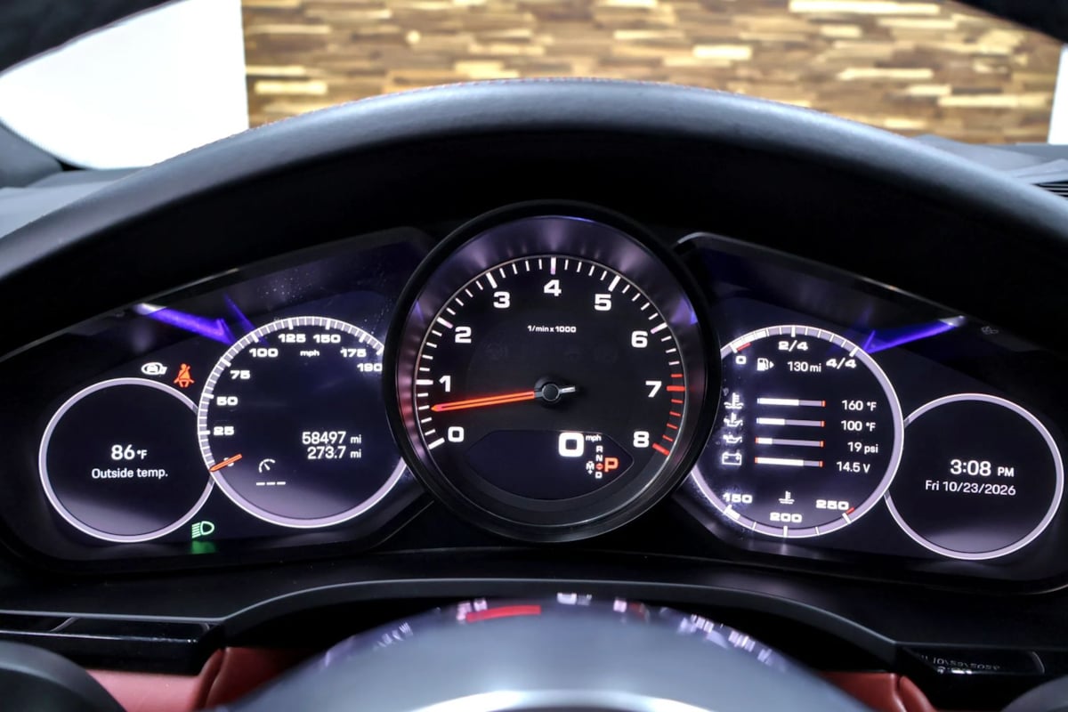 Photo 16 of this Porsche Cayenne