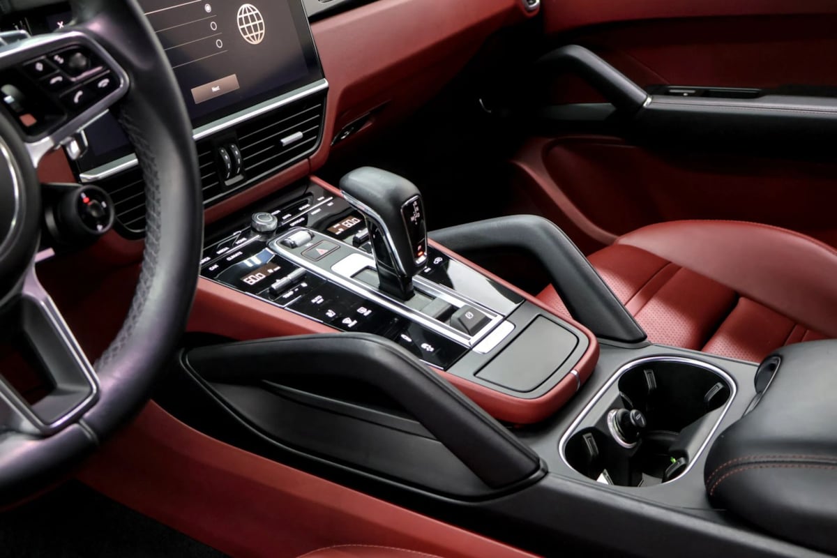 Photo 17 of this Porsche Cayenne