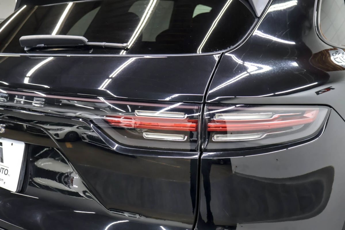 Photo 42 of this Porsche Cayenne