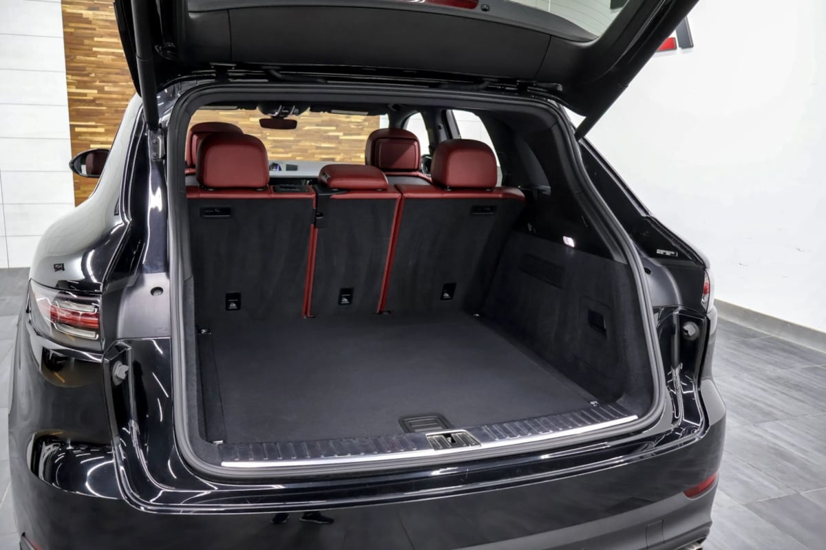 Photo 46 of this Porsche Cayenne