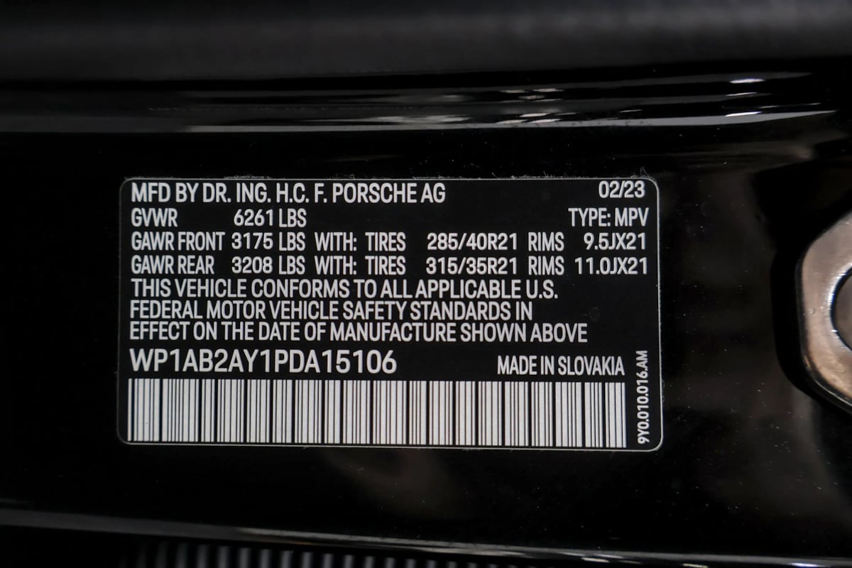 Photo 50 of this Porsche Cayenne