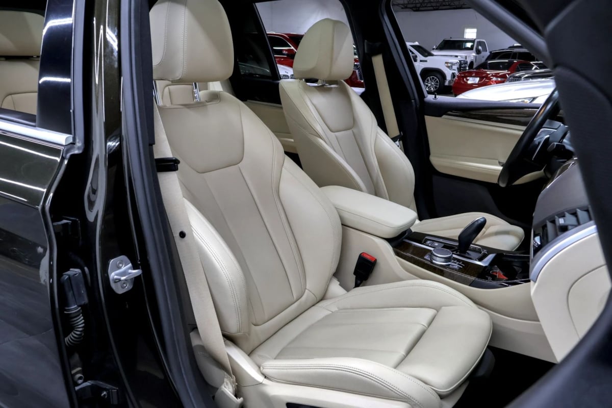 Photo 28 of this BMW X3