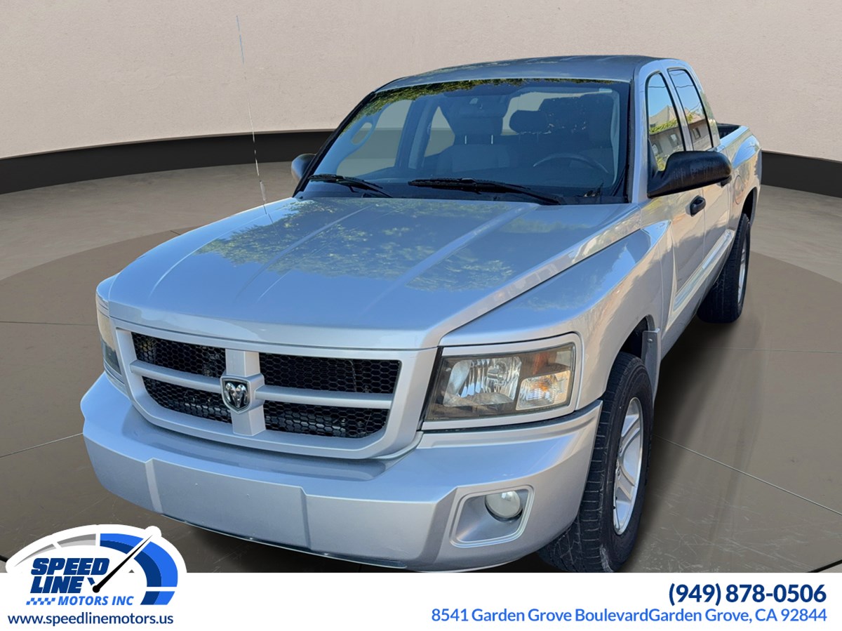 2010 Dodge Dakota SXT photo 3