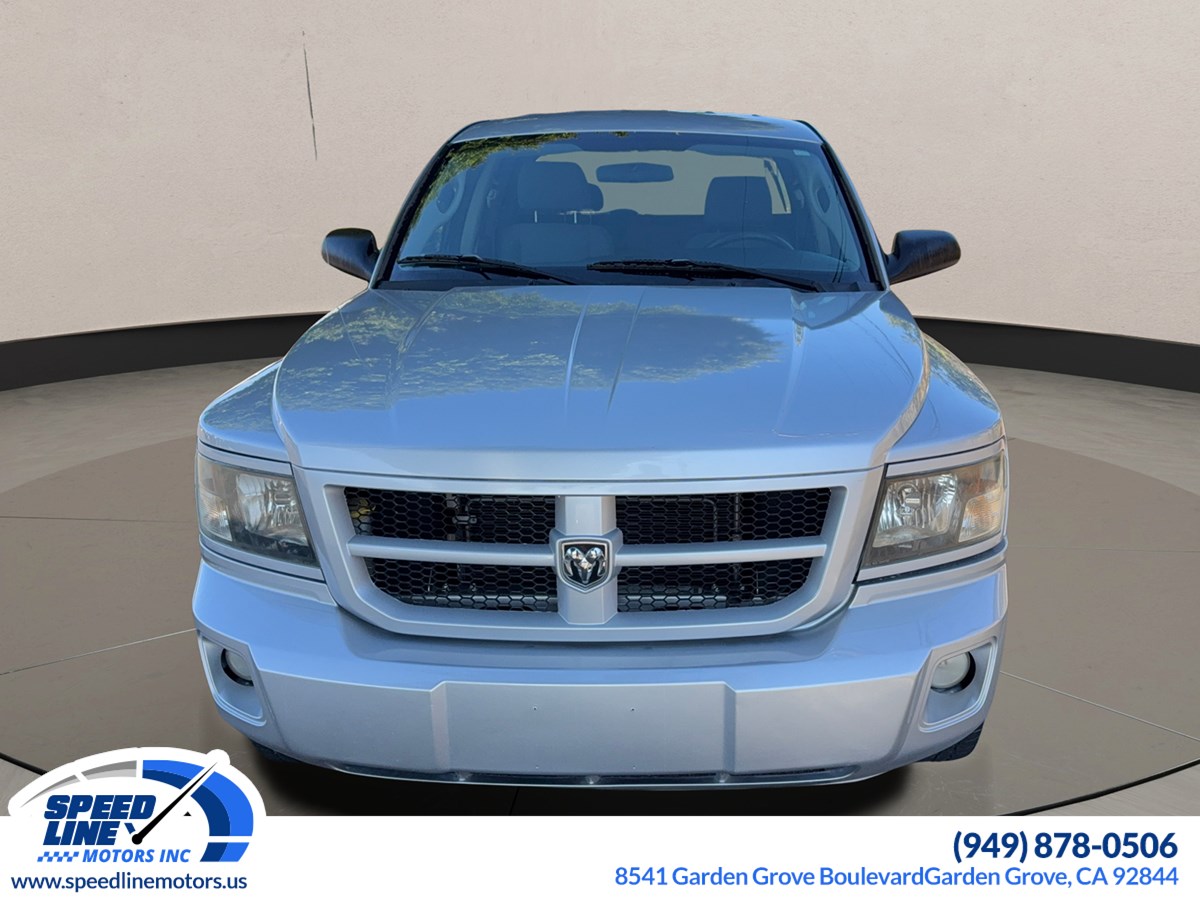 2010 Dodge Dakota SXT photo 2
