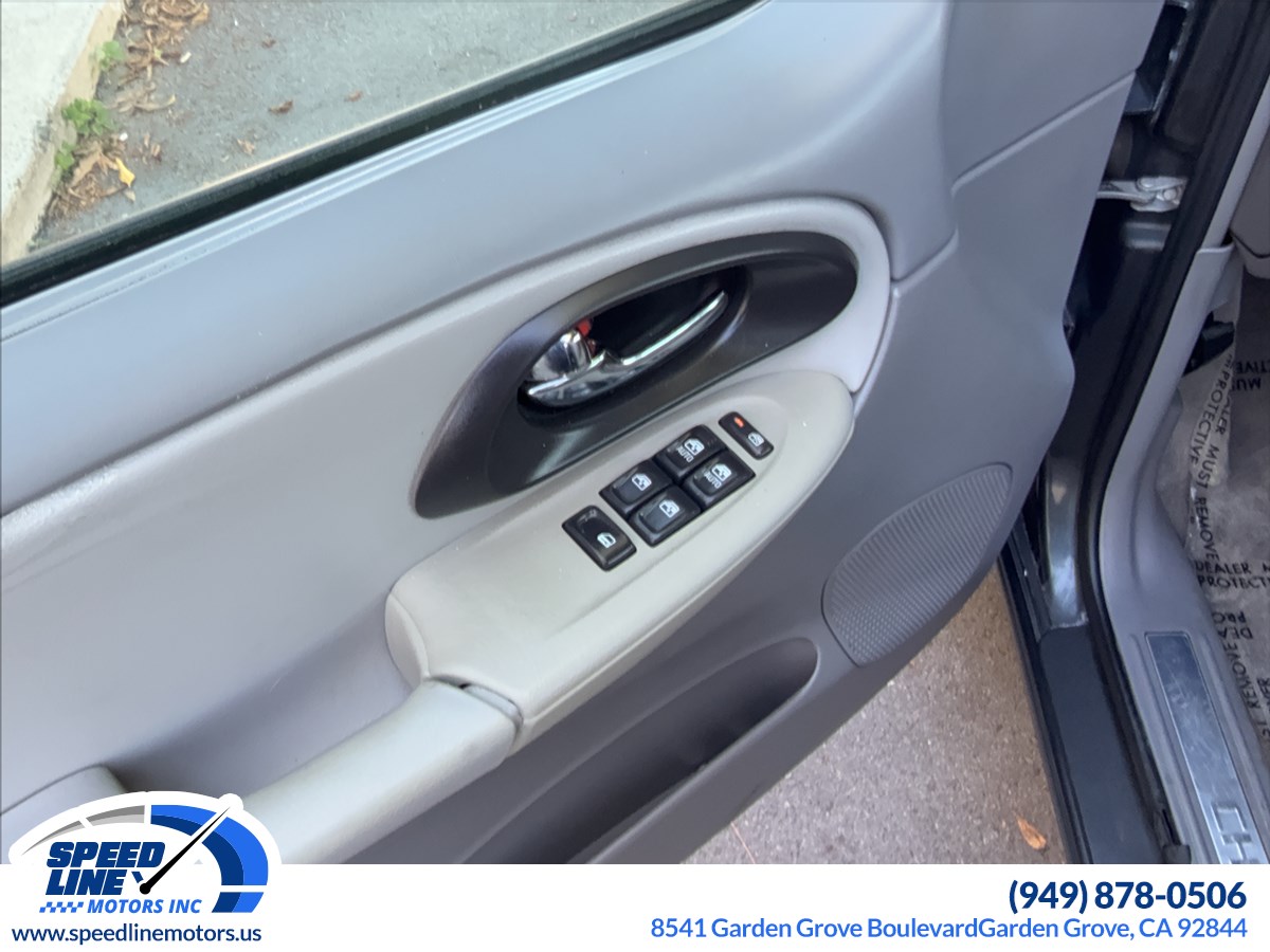 2005 Chevrolet TrailBlazer LS - Photo 11