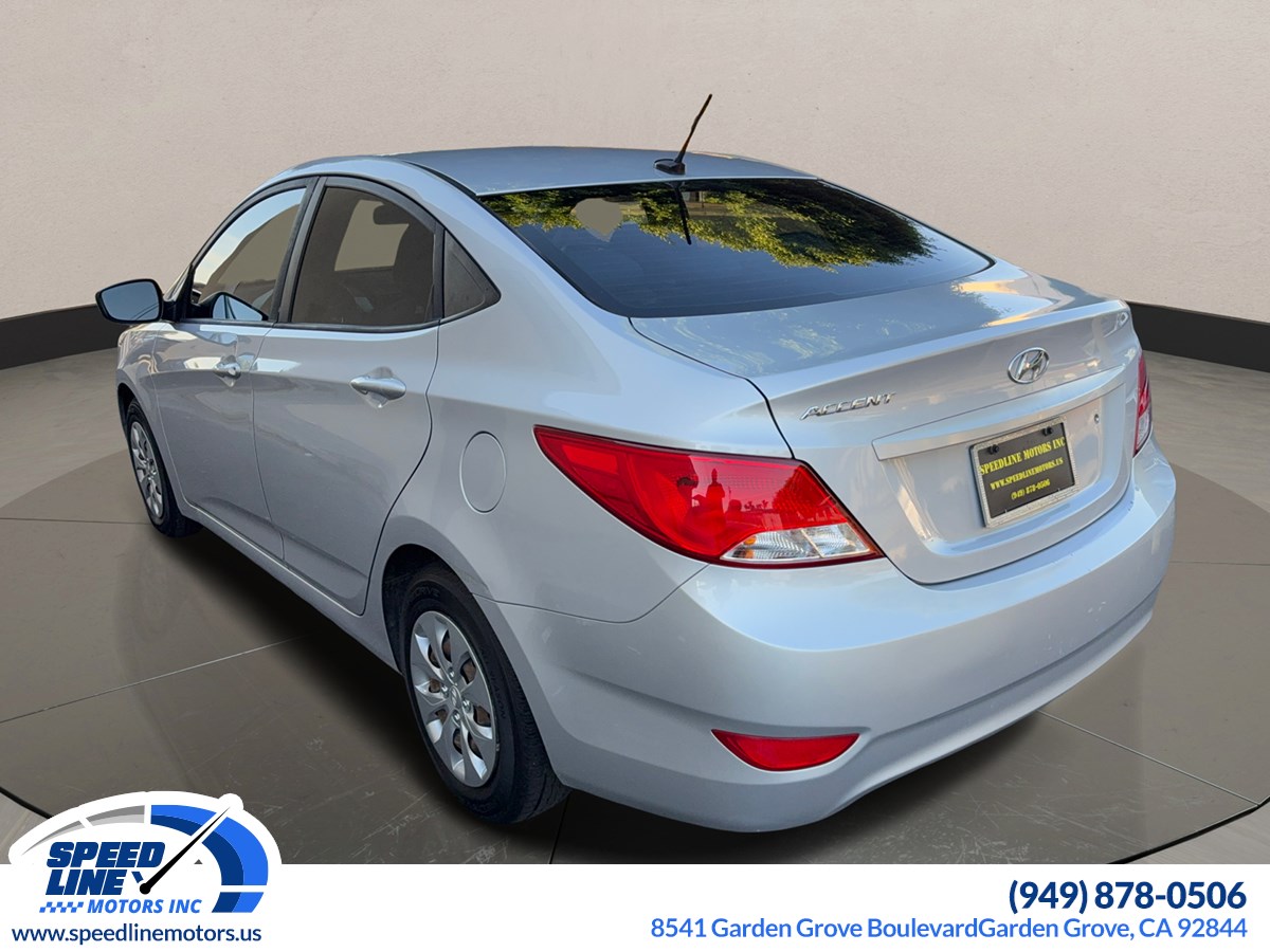 2017 Hyundai Accent SE photo 4
