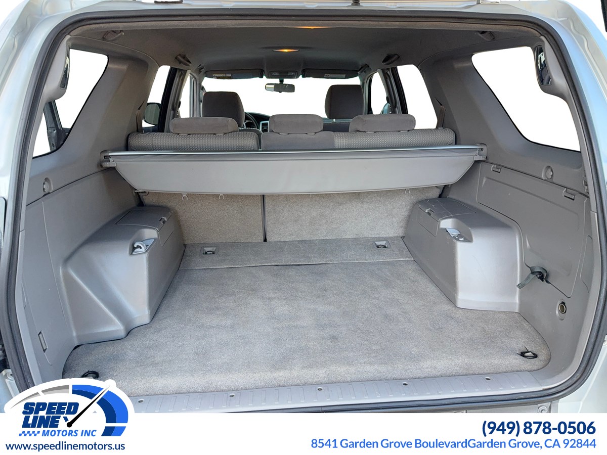 2004 Toyota 4Runner SR5 photo 9