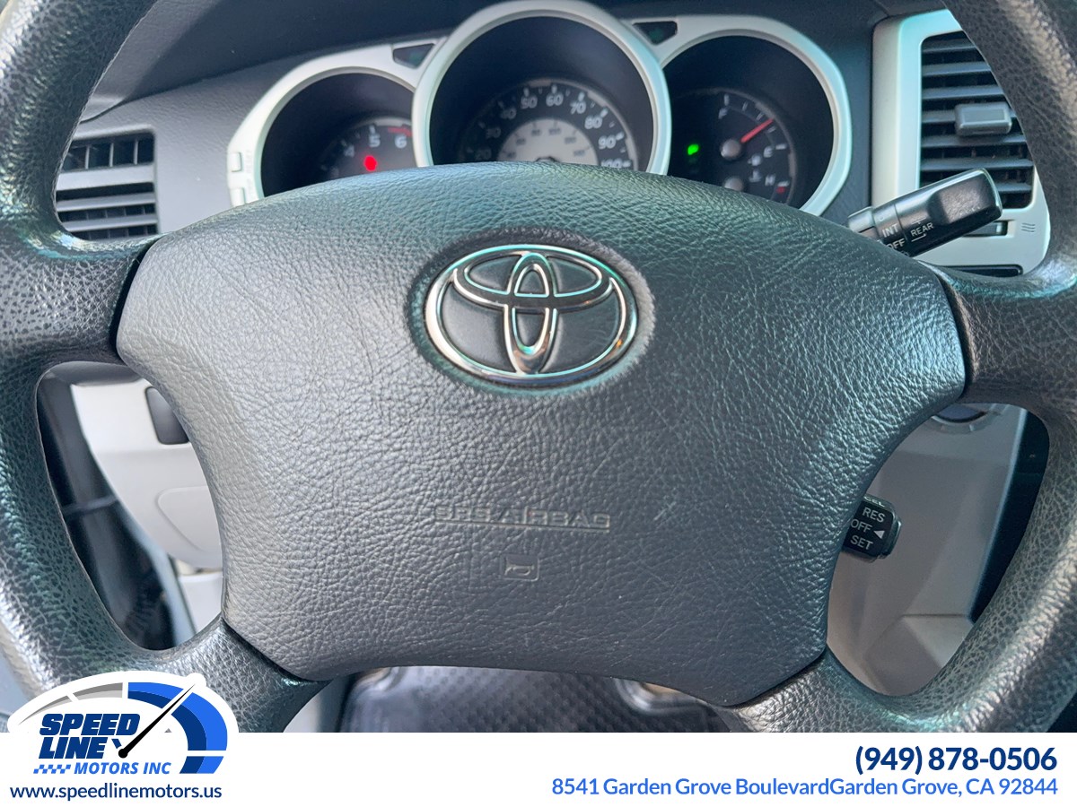 2004 Toyota 4Runner SR5 photo 17