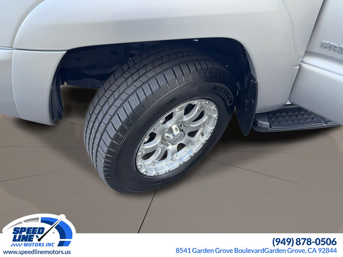 2004 Toyota 4Runner SR5 photo 21