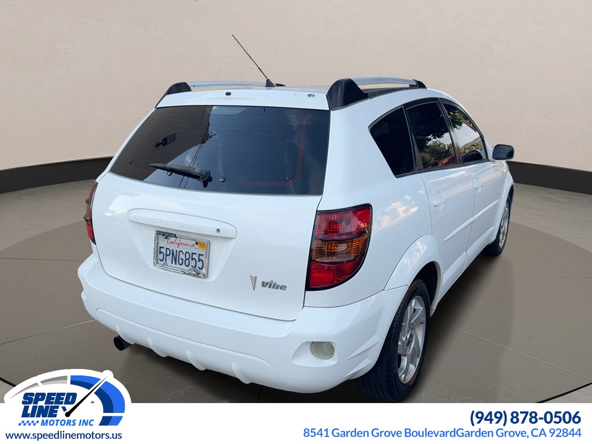 2005 Pontiac Vibe Base photo 2