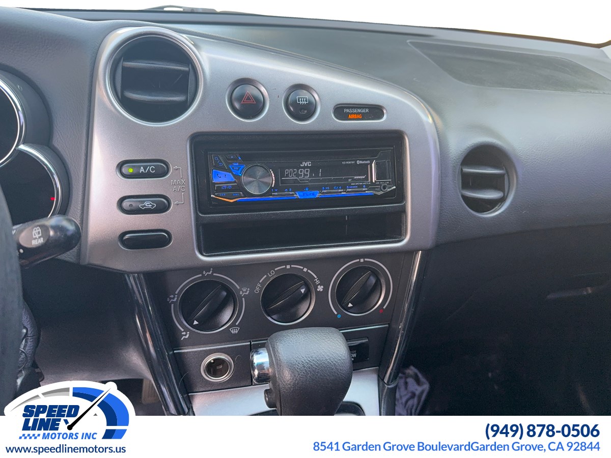 2005 Pontiac Vibe Base photo 8