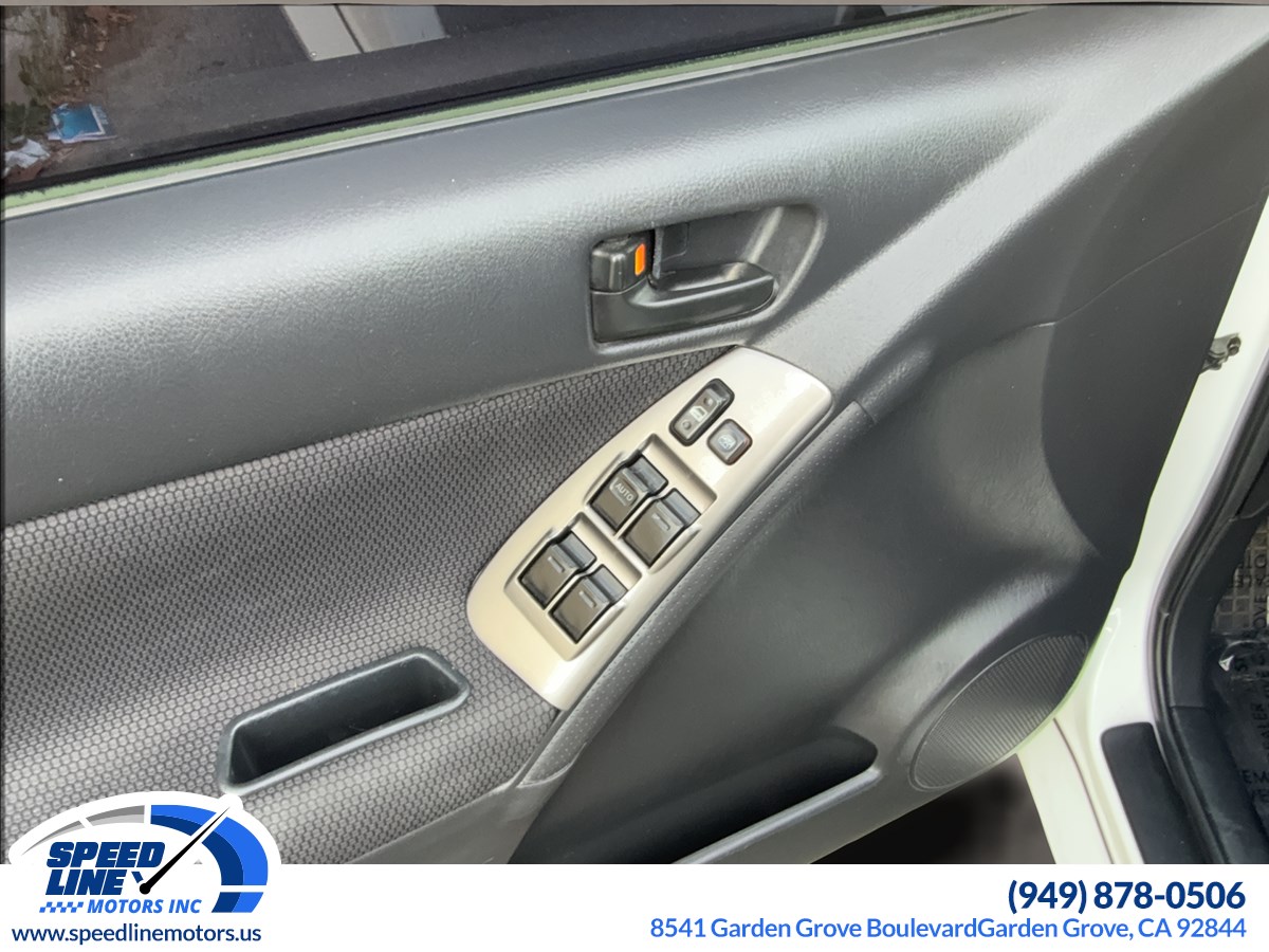 2005 Pontiac Vibe Base photo 7