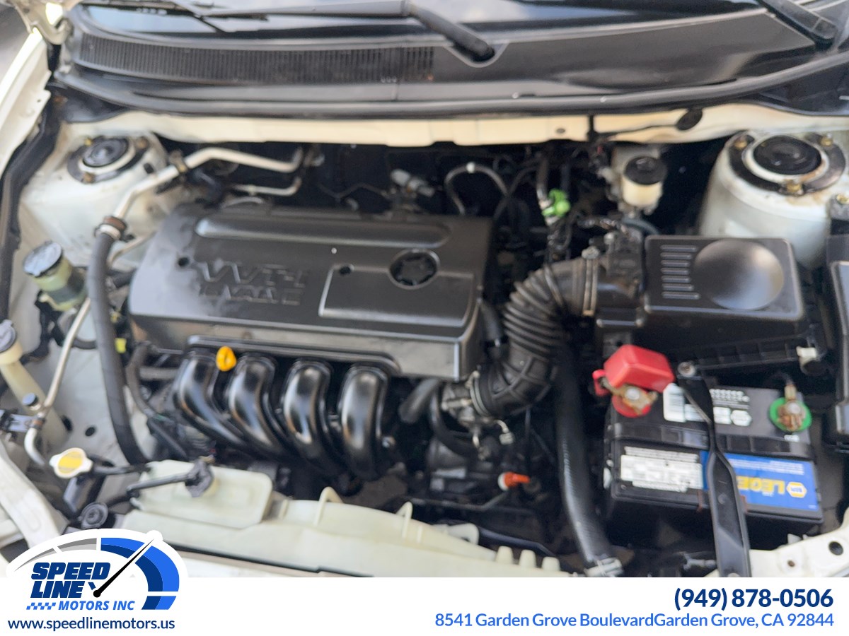 2005 Pontiac Vibe Base photo 13