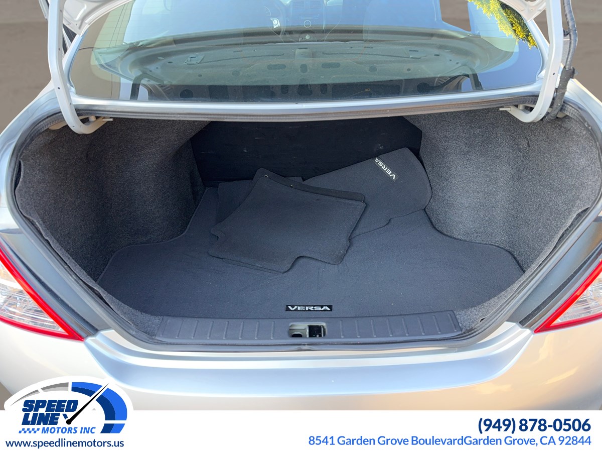 2014 Nissan Versa 1.6 Plus photo 8
