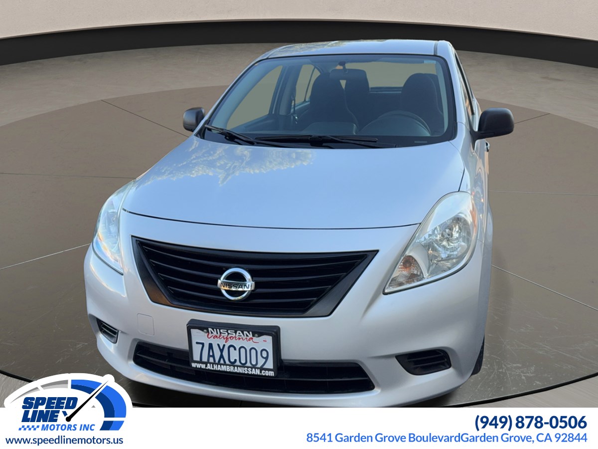 2014 Nissan Versa 1.6 Plus photo 3