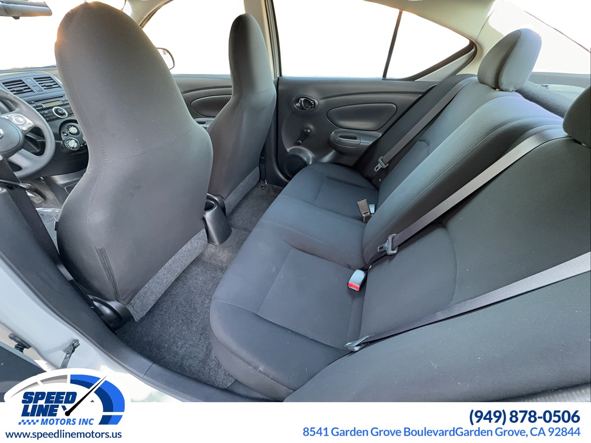 2014 Nissan Versa 1.6 Plus photo 9