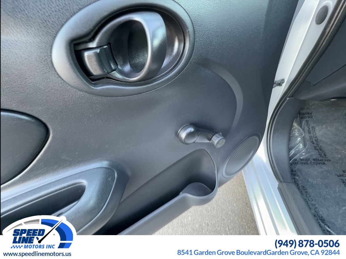 2014 Nissan Versa 1.6 Plus photo 10