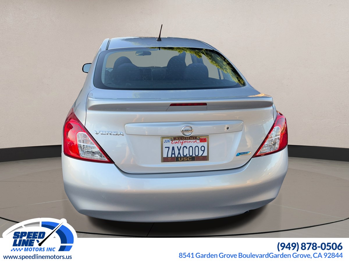 2014 Nissan Versa 1.6 Plus photo 5