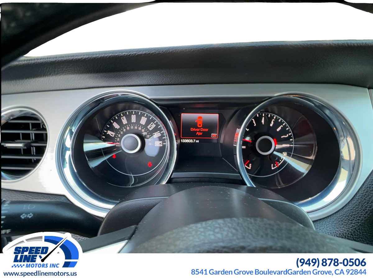 2014 Ford Mustang V6 Premium photo 13