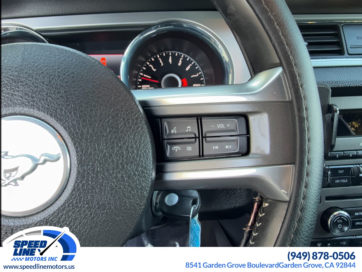 2014 Ford Mustang V6 Premium photo 16