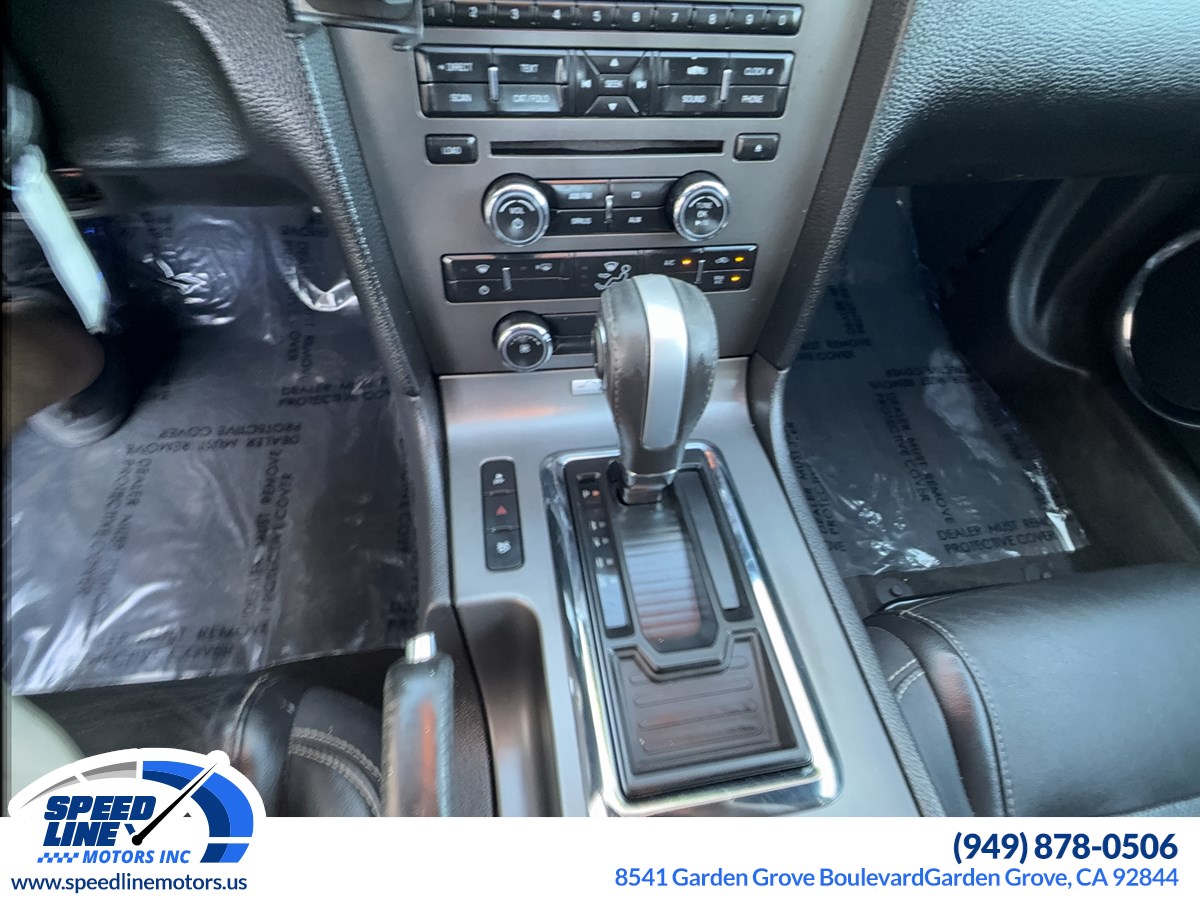 2014 Ford Mustang V6 Premium photo 12