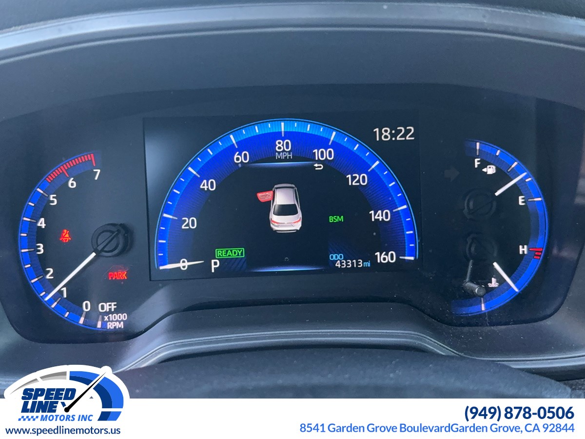 2022 Toyota Corolla Hybrid LE photo 17