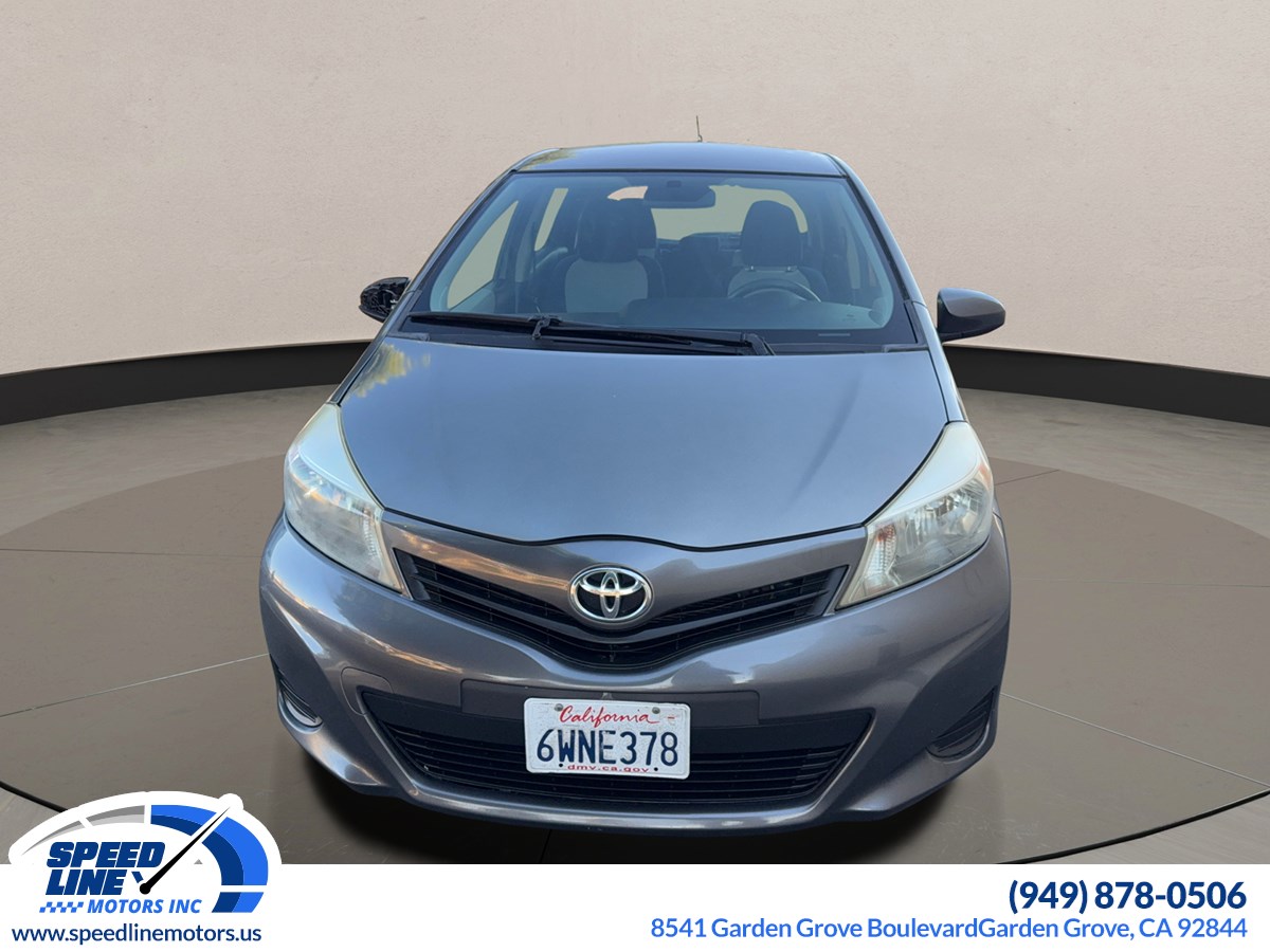 2013 Toyota Yaris LE photo 2