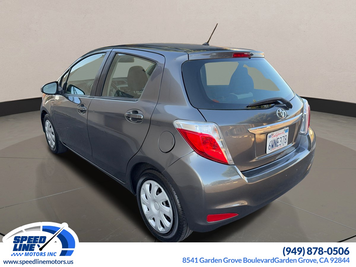 2013 Toyota Yaris LE photo 4