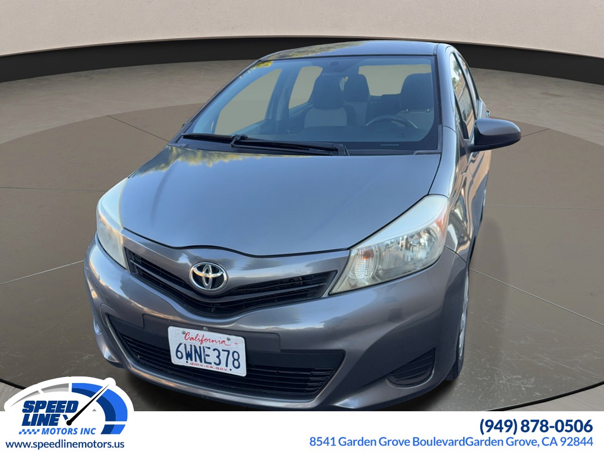 2013 Toyota Yaris LE photo 3