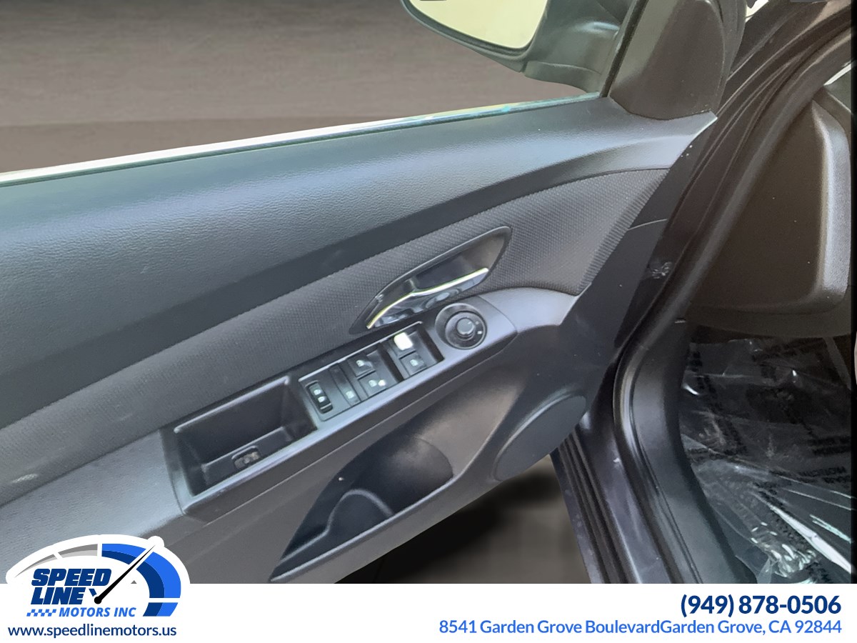 2016 Chevrolet Cruze LT photo 11