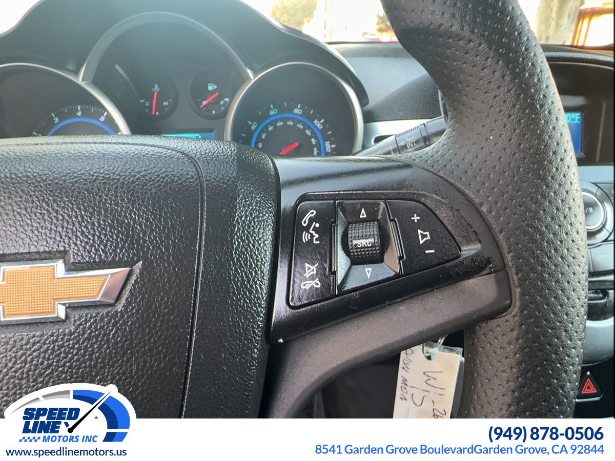2016 Chevrolet Cruze LT photo 18