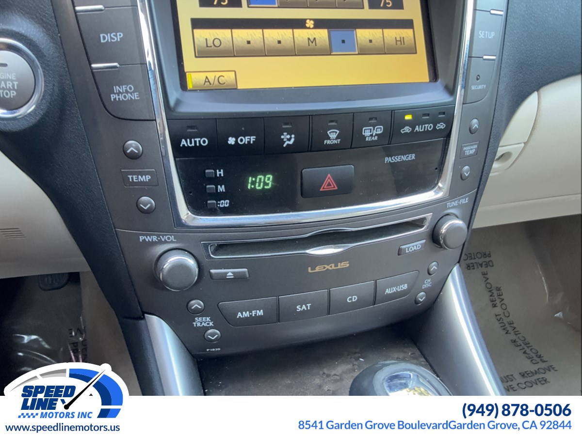 2010 Lexus IS 350C photo 12