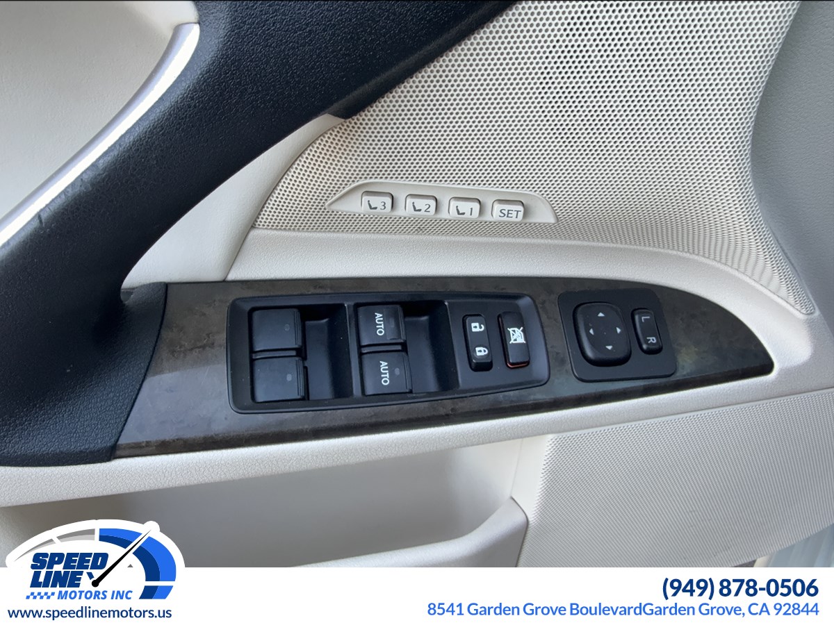 2010 Lexus IS 350C photo 10