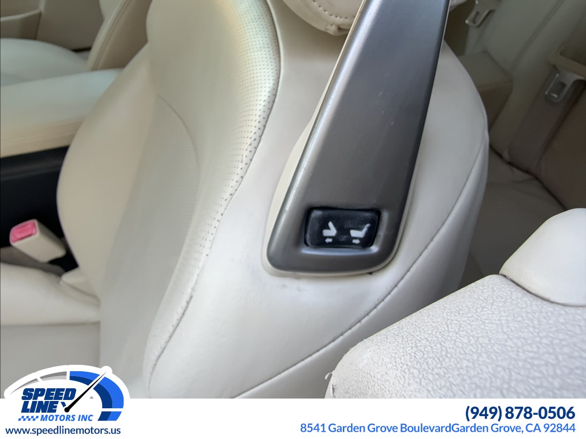 2010 Lexus IS 350C photo 9