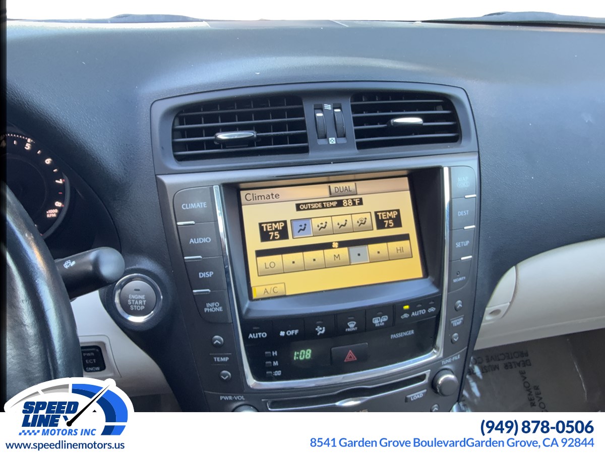 2010 Lexus IS 350C photo 11