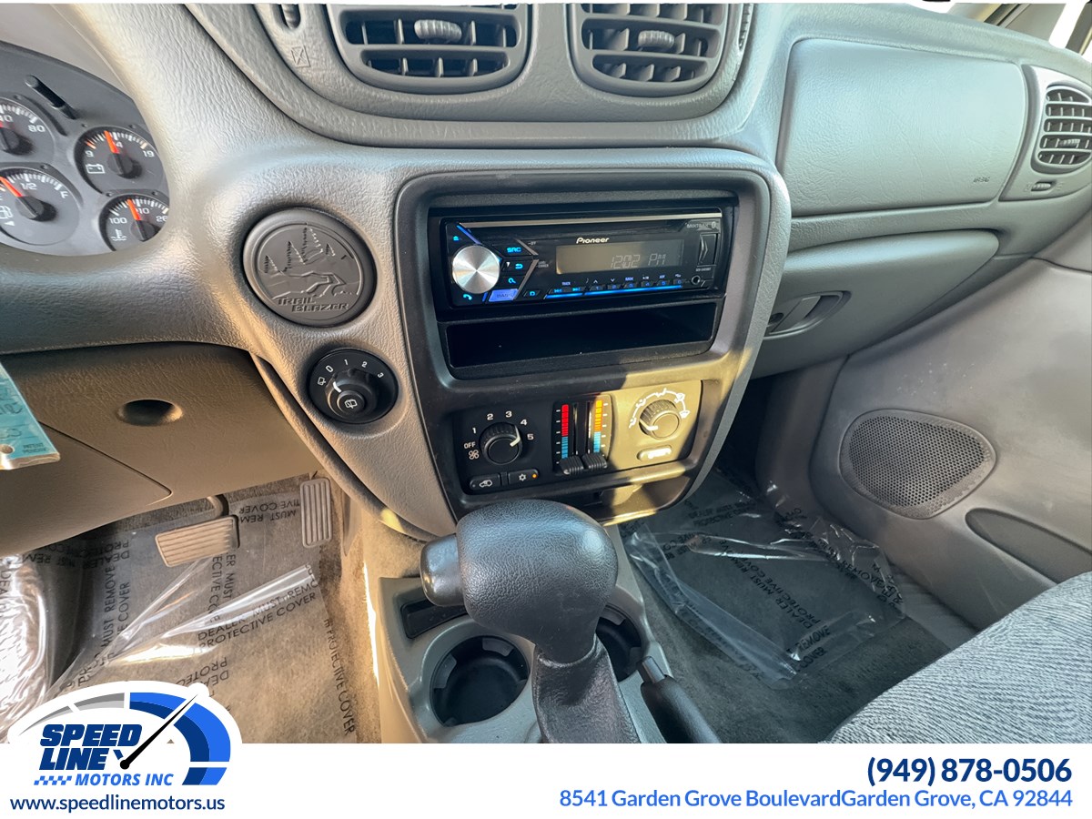 2004 Chevrolet Trailblazer LT photo 12