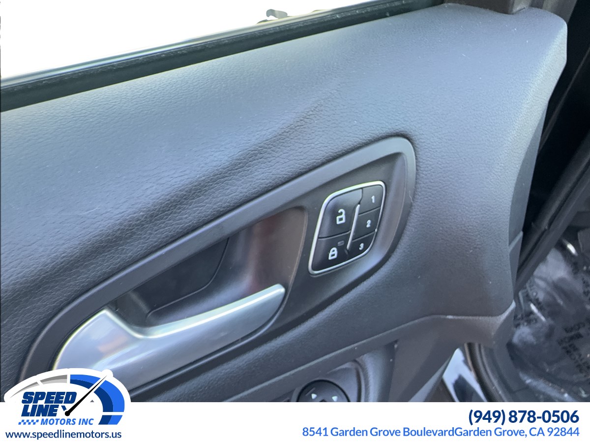 2017 Ford Escape Titanium photo 12