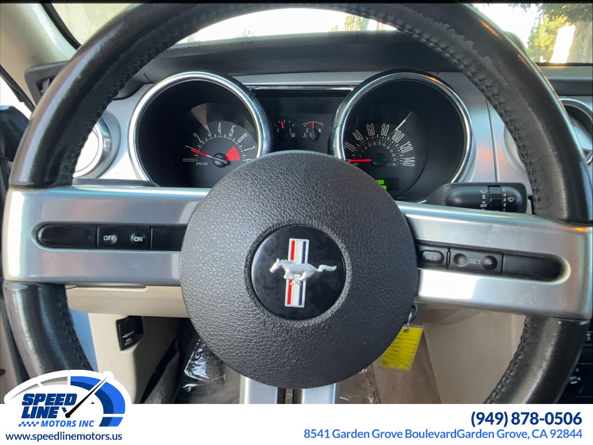 2006 Ford Mustang GT Premium photo 13