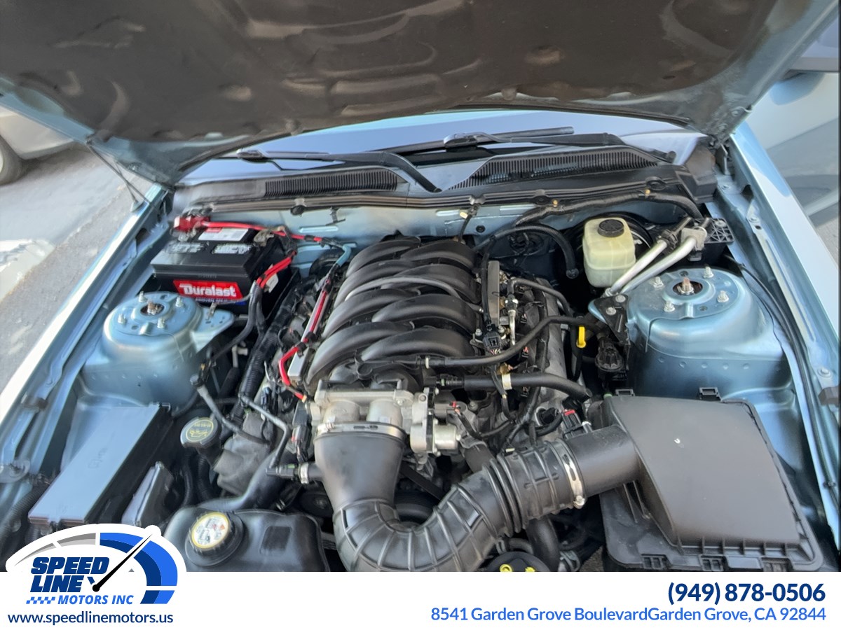 2006 Ford Mustang GT Premium photo 17