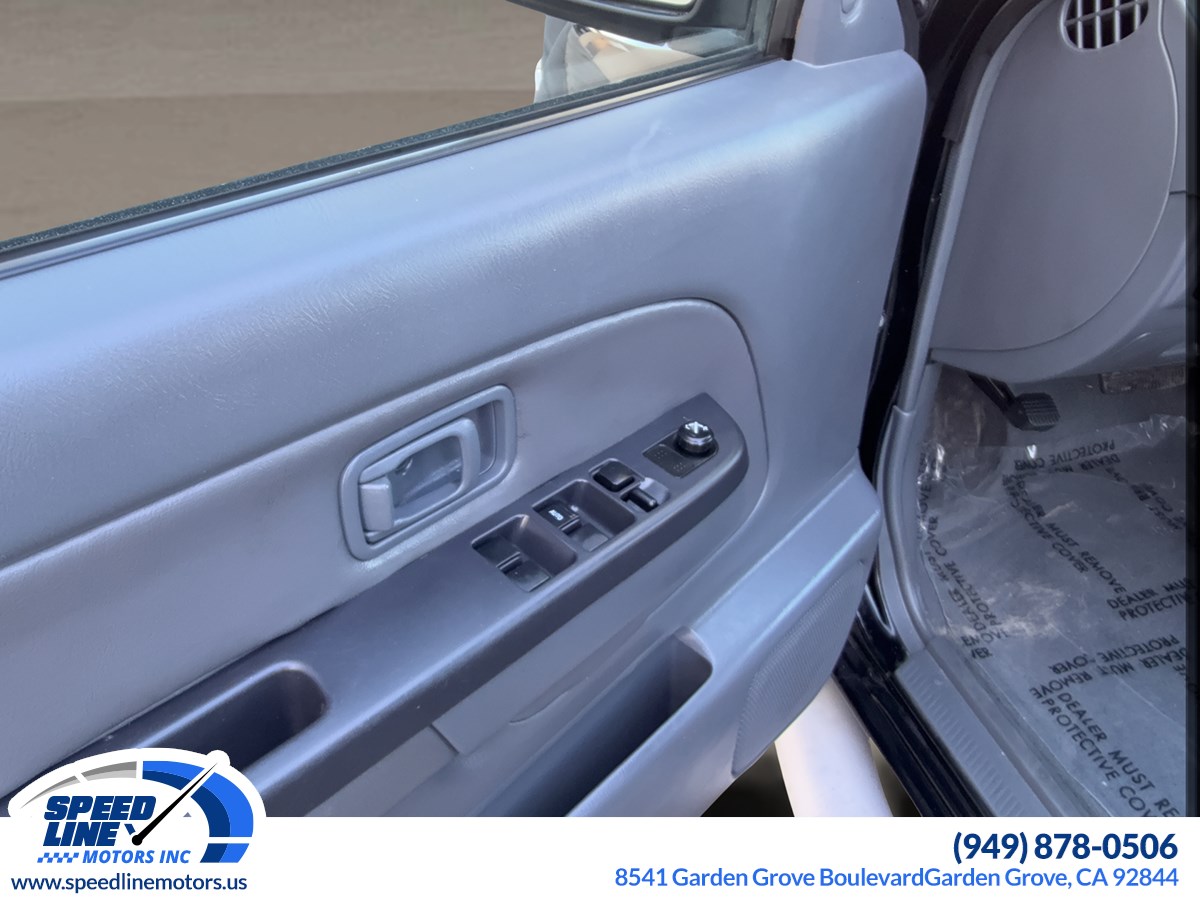 2004 Nissan Xterra XE photo 11