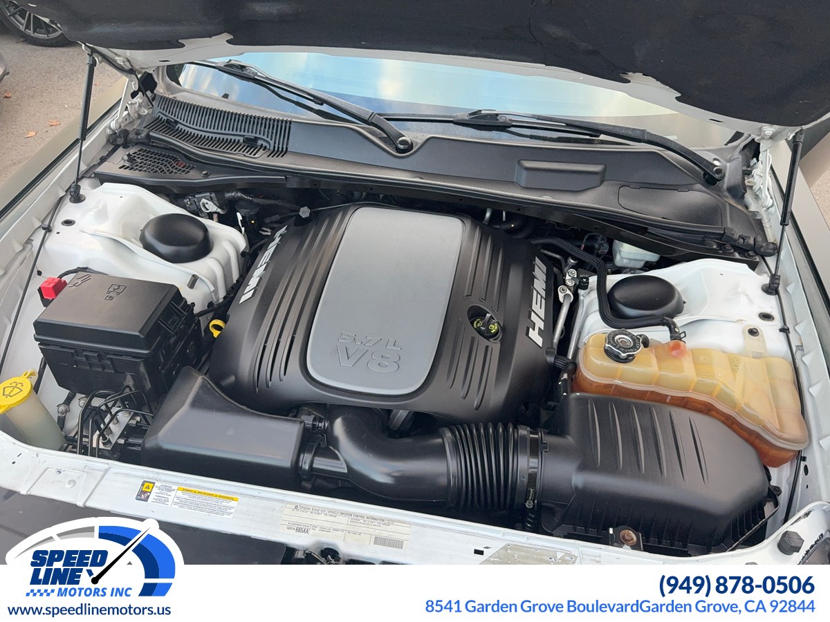 2012 Dodge Challenger R/T photo 16