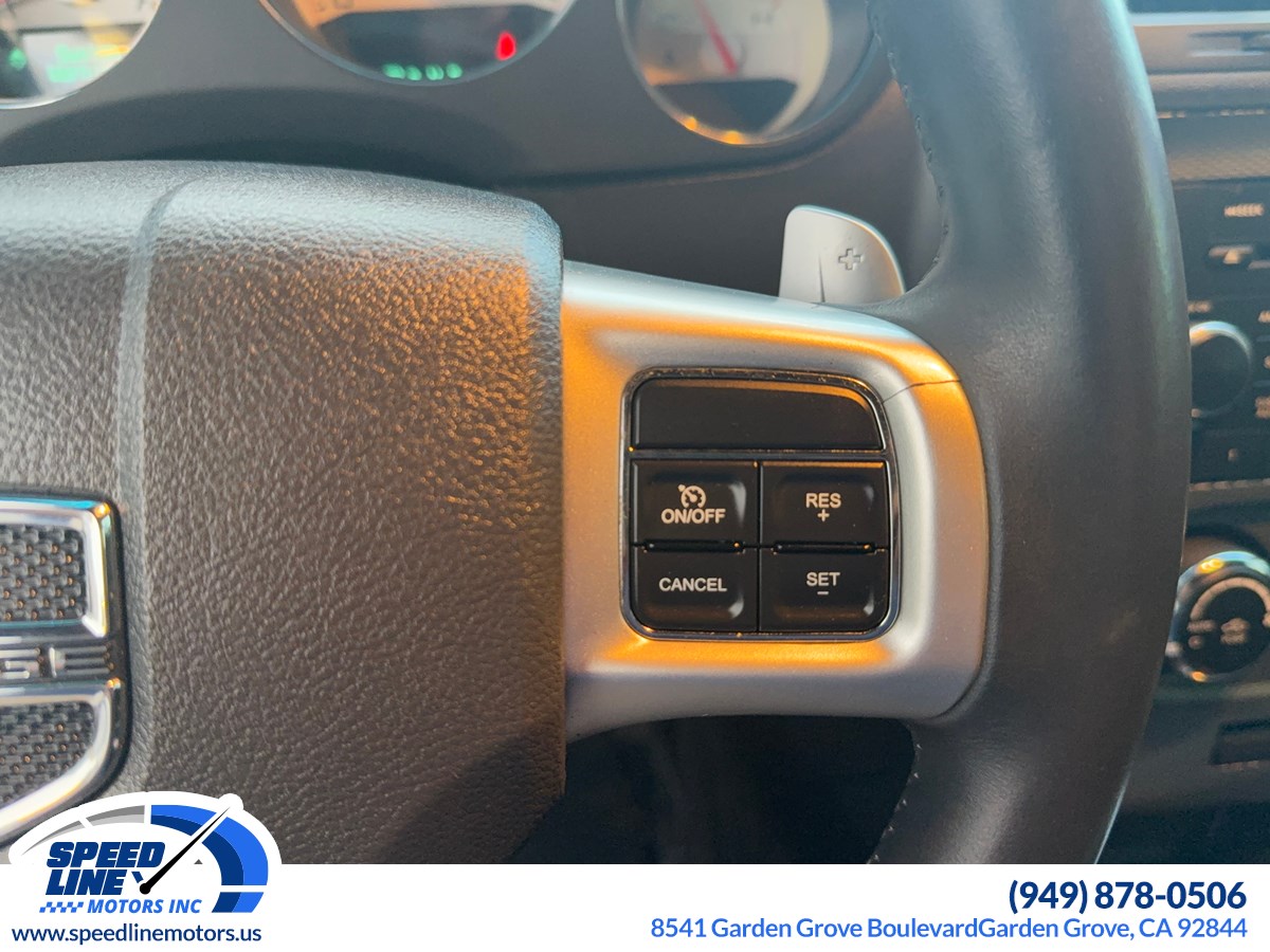 2012 Dodge Challenger R/T photo 15