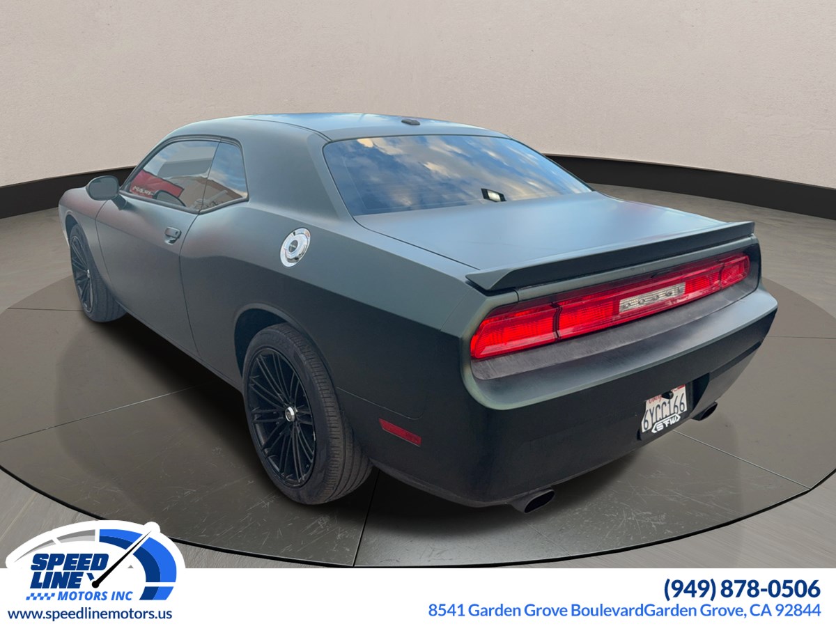 2012 Dodge Challenger R/T photo 4