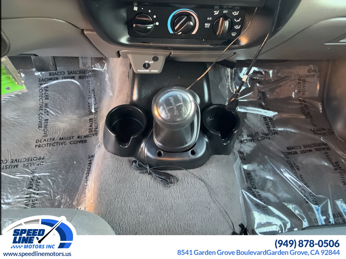 2003 Mazda B-Series SE photo 12