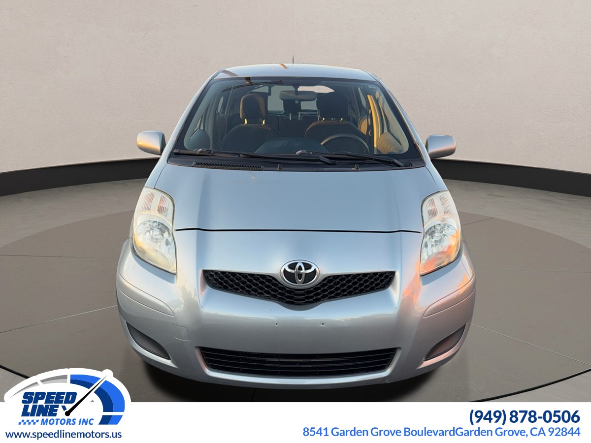 2010 Toyota Yaris photo 2
