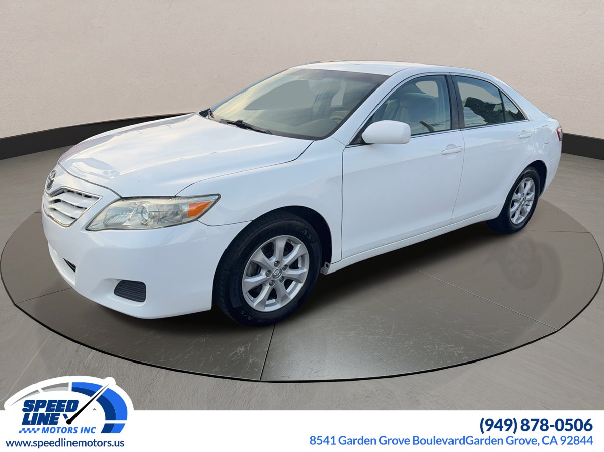 2011 Toyota Camry LE photo 4