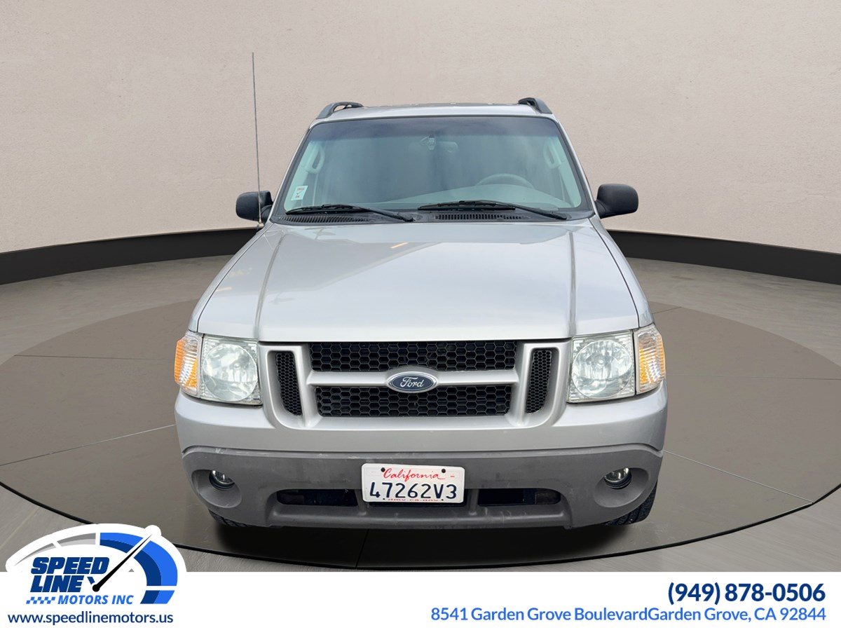 2003 Ford Explorer Sport Trac XLT photo 2